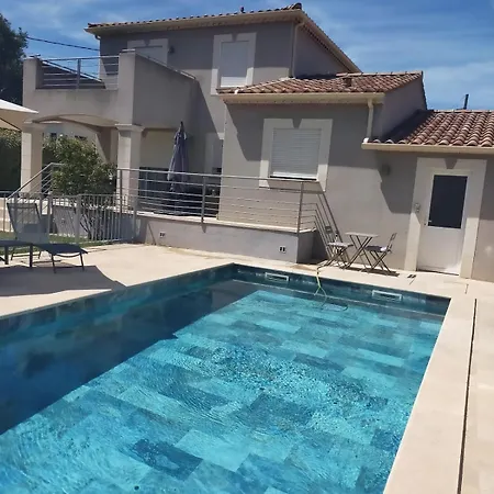 Daire Joli Piscine Climatise